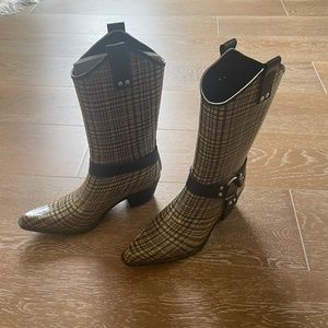 Cowboy boot style rain boot, size 7